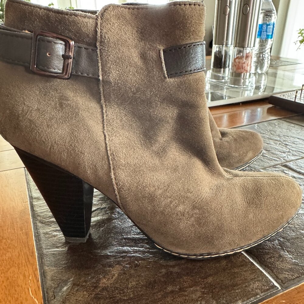 Tan Ankle Heeled Booties